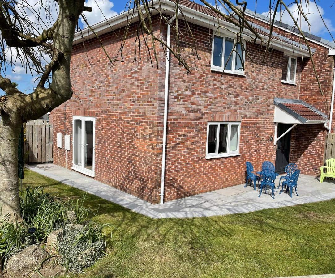 Sunny Corner, Padstow. Spacious 3 Bedrooms, 2.5 Bathrooms, Parking, Garden. Exterior photo